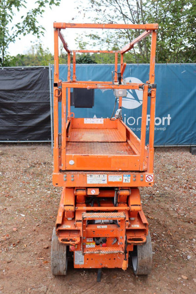 Skyjack SJ3220 - Škarasta podizna platforma: slika Skyjack SJ3220 - Škarasta podizna platforma Skyjack SJ3220 - Škarasta podizna platforma: slika Skyjack SJ3220 - Škarasta podizna platforma