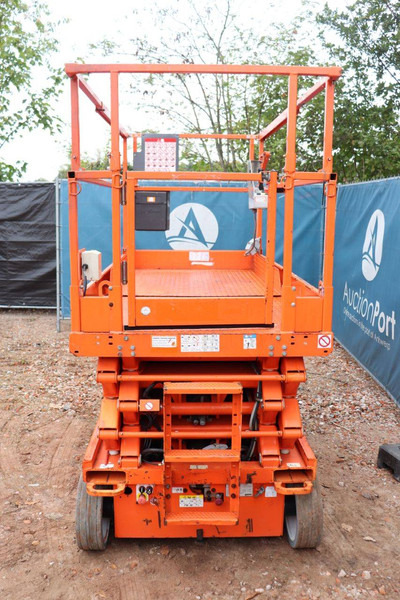 Skyjack SJ4626 - Škarasta podizna platforma: slika Skyjack SJ4626 - Škarasta podizna platforma Skyjack SJ4626 - Škarasta podizna platforma: slika Skyjack SJ4626 - Škarasta podizna platforma