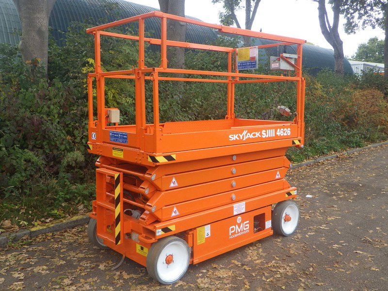 Skyjack SJ4626 - Škarasta podizna platforma: slika Skyjack SJ4626 - Škarasta podizna platforma Skyjack SJ4626 - Škarasta podizna platforma: slika Skyjack SJ4626 - Škarasta podizna platforma