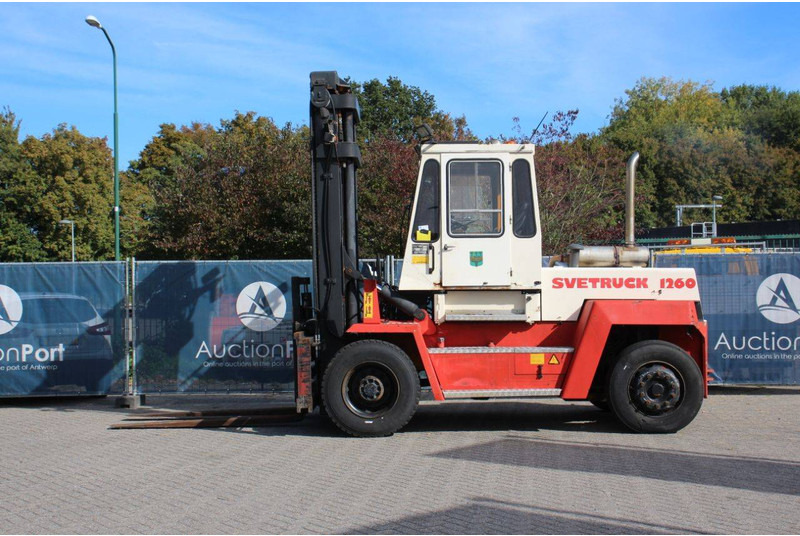 Svetruck 1260-30 - Diesel viličar: slika Svetruck 1260-30 - Diesel viličar Svetruck 1260-30 - Diesel viličar: slika Svetruck 1260-30 - Diesel viličar