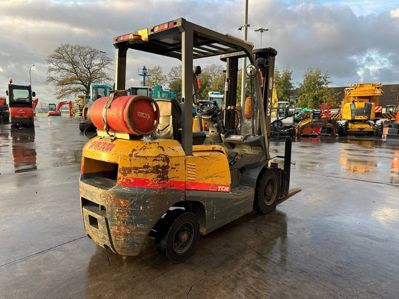 TCM D-FHG25T3 - Plinski viličar: slika TCM D-FHG25T3 - Plinski viličar TCM D-FHG25T3 - Plinski viličar: slika TCM D-FHG25T3 - Plinski viličar