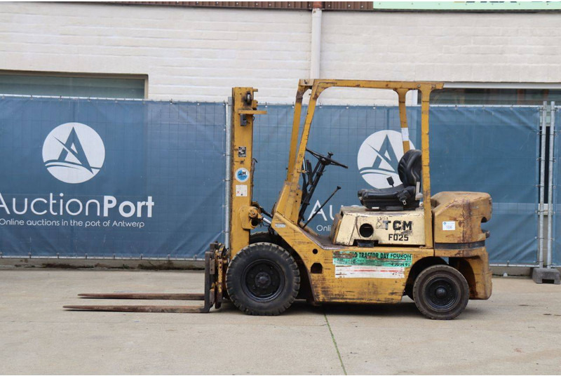 TCM FD25 - Diesel viličar: slika TCM FD25 - Diesel viličar TCM FD25 - Diesel viličar: slika TCM FD25 - Diesel viličar