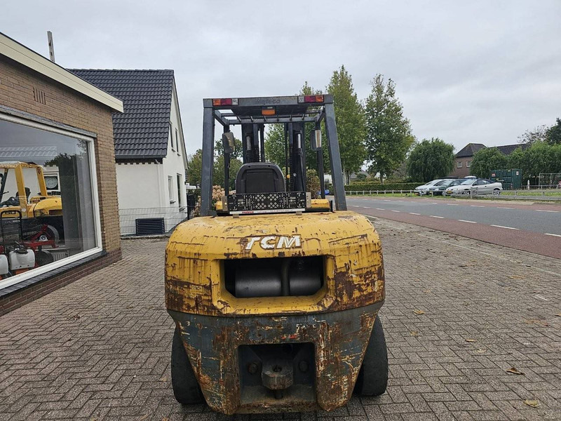 TCM FD50T2 - Diesel viličar: slika TCM FD50T2 - Diesel viličar TCM FD50T2 - Diesel viličar: slika TCM FD50T2 - Diesel viličar