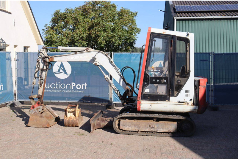 Takeuchi TB025 - Bager gusjeničar: slika Takeuchi TB025 - Bager gusjeničar Takeuchi TB025 - Bager gusjeničar: slika Takeuchi TB025 - Bager gusjeničar