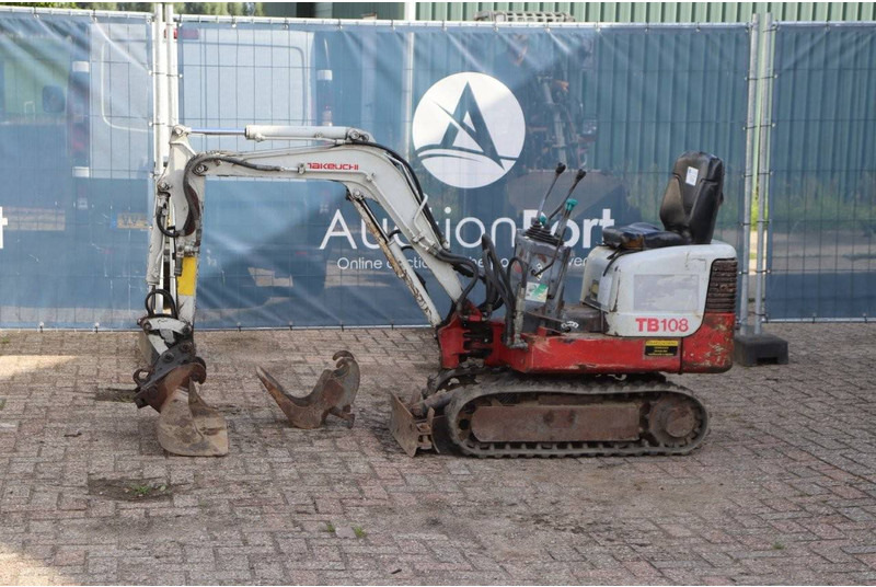 Takeuchi TB108 - Mini bager: slika Takeuchi TB108 - Mini bager Takeuchi TB108 - Mini bager: slika Takeuchi TB108 - Mini bager