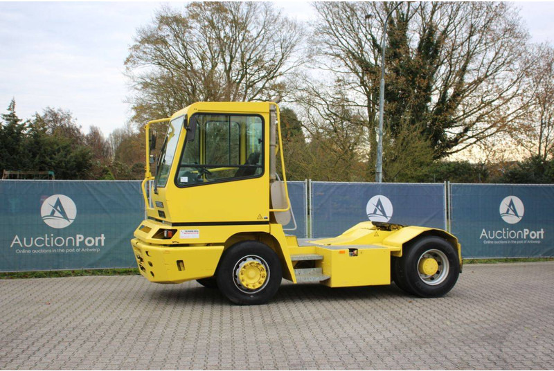 Terberg YT182 - Terminalni traktor: slika Terberg YT182 - Terminalni traktor Terberg YT182 - Terminalni traktor: slika Terberg YT182 - Terminalni traktor
