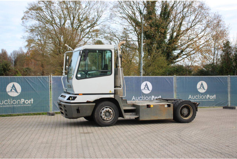 Terberg YT182 - Terminalni traktor: slika Terberg YT182 - Terminalni traktor Terberg YT182 - Terminalni traktor: slika Terberg YT182 - Terminalni traktor