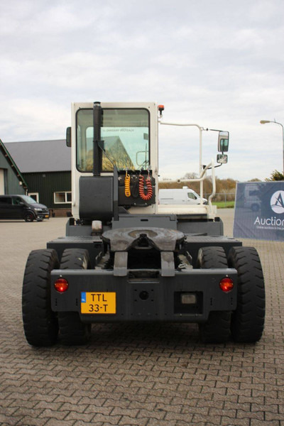 Terberg YT222 - Terminalni traktor: slika Terberg YT222 - Terminalni traktor Terberg YT222 - Terminalni traktor: slika Terberg YT222 - Terminalni traktor