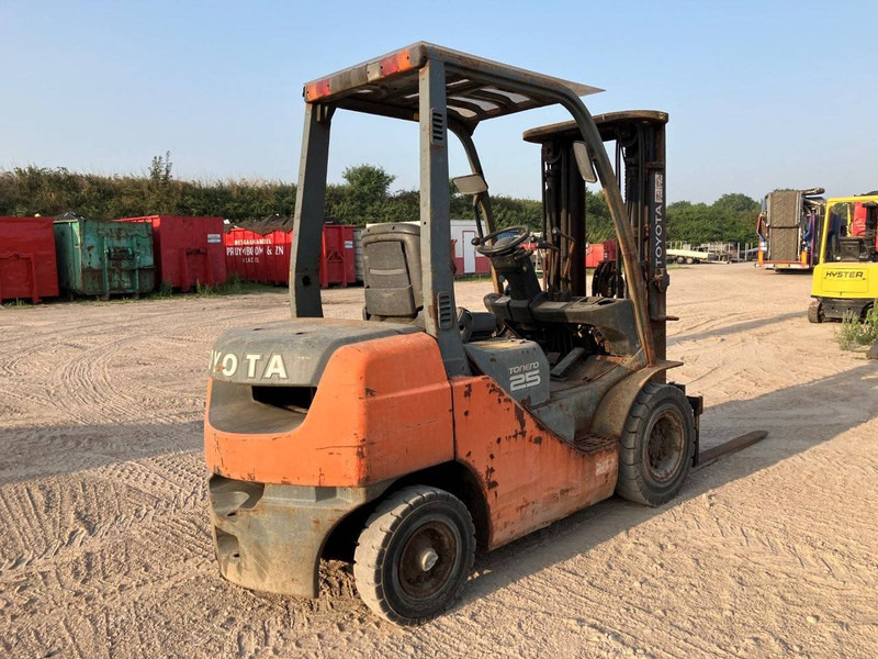 Toyota 02-8FD25 - Diesel viličar: slika Toyota 02-8FD25 - Diesel viličar Toyota 02-8FD25 - Diesel viličar: slika Toyota 02-8FD25 - Diesel viličar
