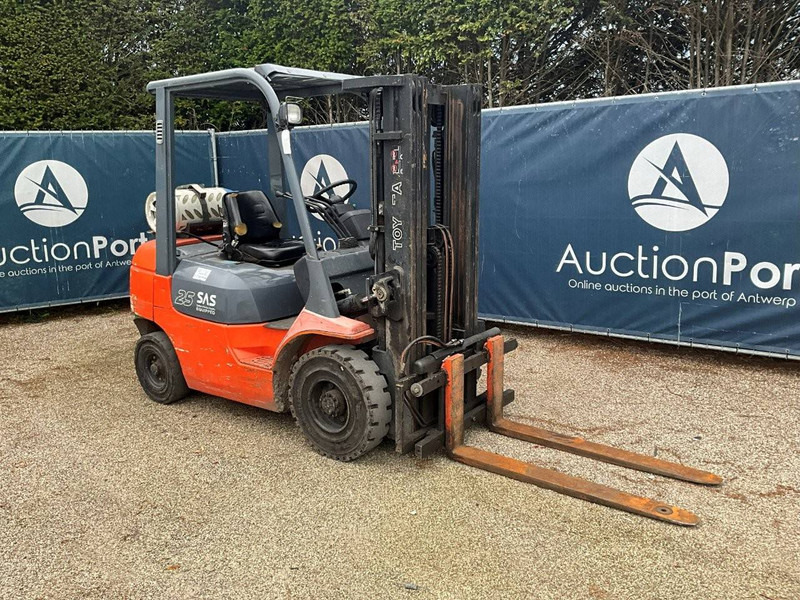 Toyota 42-7FGF25 - Plinski viličar: slika Toyota 42-7FGF25 - Plinski viličar Toyota 42-7FGF25 - Plinski viličar: slika Toyota 42-7FGF25 - Plinski viličar