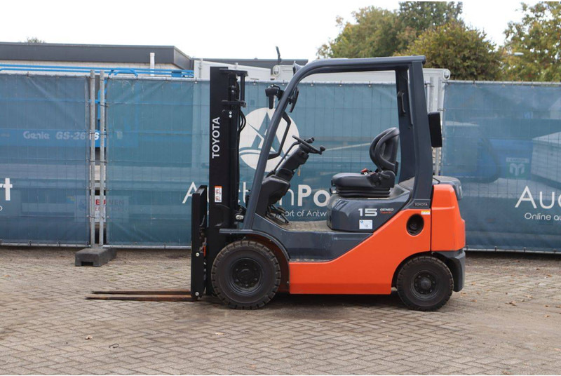 Toyota 42-8FDL15 - Diesel viličar: slika Toyota 42-8FDL15 - Diesel viličar Toyota 42-8FDL15 - Diesel viličar: slika Toyota 42-8FDL15 - Diesel viličar