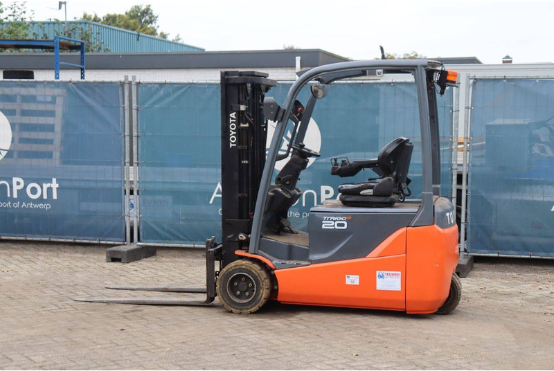 Toyota 8FBE20T - Električni viličar: slika Toyota 8FBE20T - Električni viličar Toyota 8FBE20T - Električni viličar: slika Toyota 8FBE20T - Električni viličar