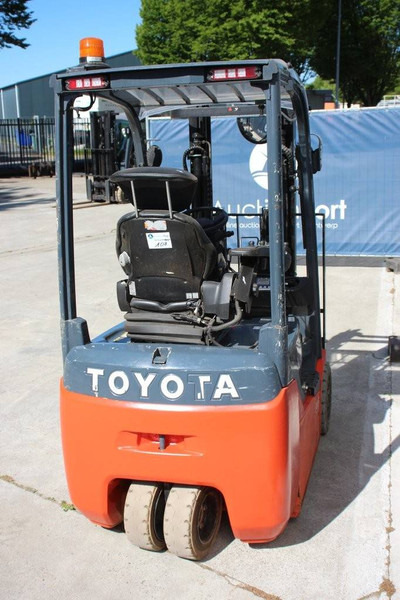 Toyota 8FBEK18T - Električni viličar: slika Toyota 8FBEK18T - Električni viličar Toyota 8FBEK18T - Električni viličar: slika Toyota 8FBEK18T - Električni viličar