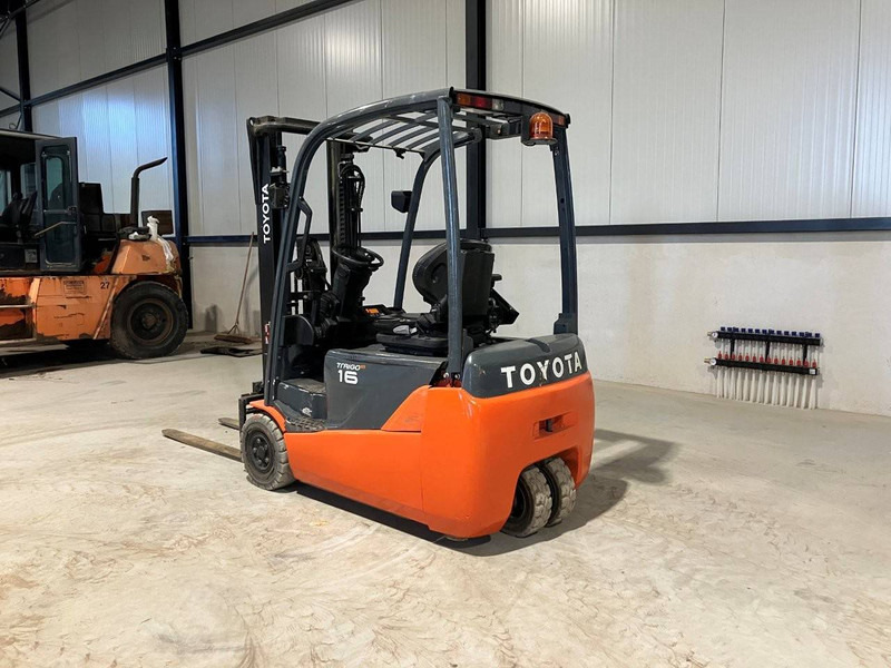 Toyota 8FBET16 - Električni viličar: slika Toyota 8FBET16 - Električni viličar Toyota 8FBET16 - Električni viličar: slika Toyota 8FBET16 - Električni viličar