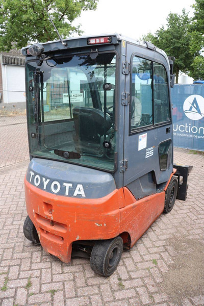 Električni viličar Toyota 8FBMKT25: slika Električni viličar Toyota 8FBMKT25