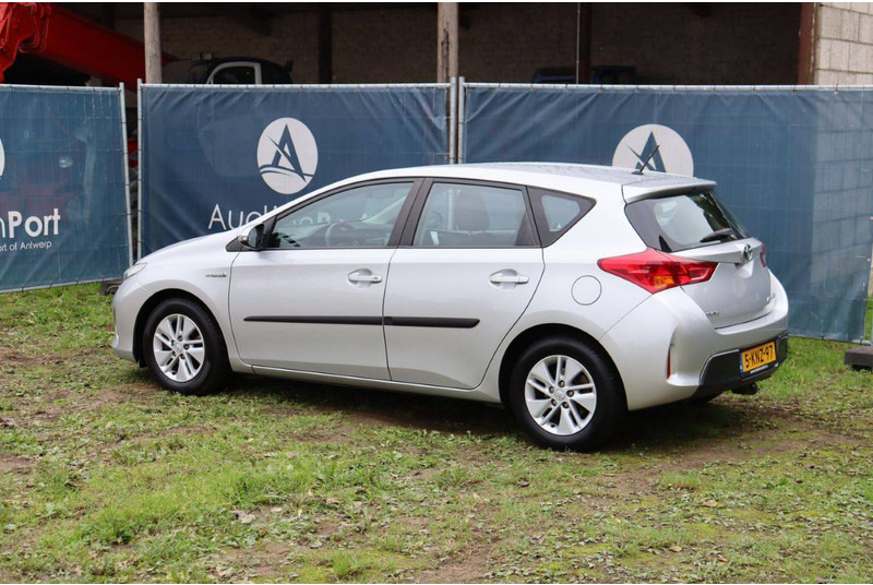 Toyota Auris - Limuzina: slika Toyota Auris - Limuzina Toyota Auris - Limuzina: slika Toyota Auris - Limuzina