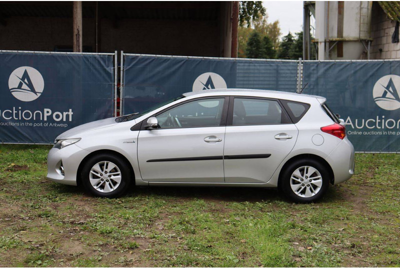 Toyota Auris - Limuzina: slika Toyota Auris - Limuzina Toyota Auris - Limuzina: slika Toyota Auris - Limuzina