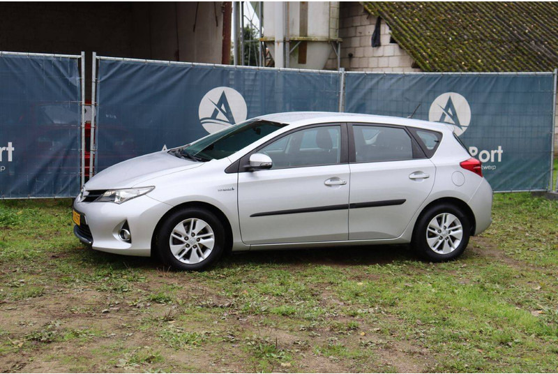 Toyota Auris - Limuzina: slika Toyota Auris - Limuzina Toyota Auris - Limuzina: slika Toyota Auris - Limuzina