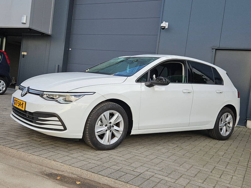Volkswagen Golf 8 eTSI - Limuzina: slika Volkswagen Golf 8 eTSI - Limuzina Volkswagen Golf 8 eTSI - Limuzina: slika Volkswagen Golf 8 eTSI - Limuzina