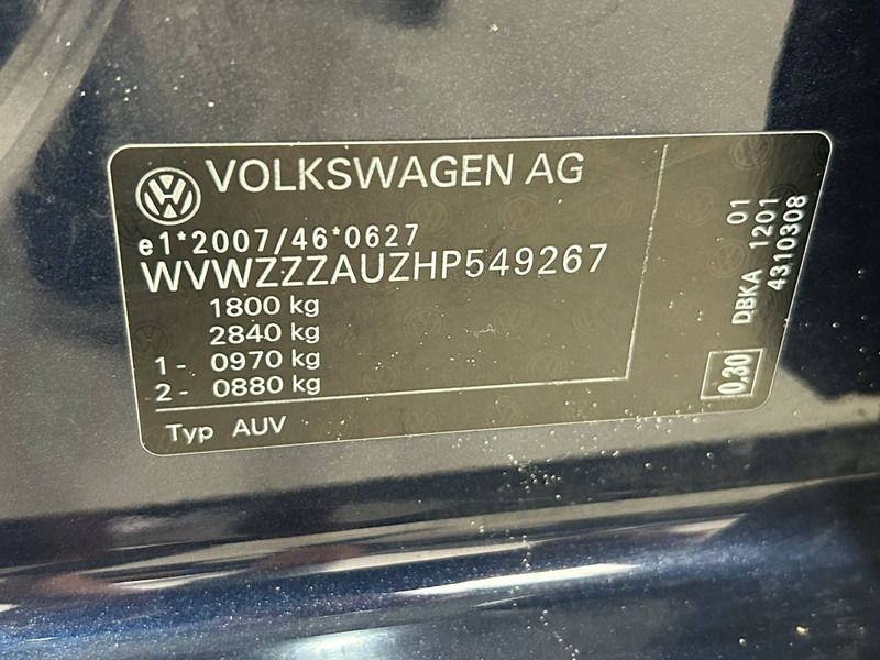 Automobil Volkswagen Golf: slika Automobil Volkswagen Golf