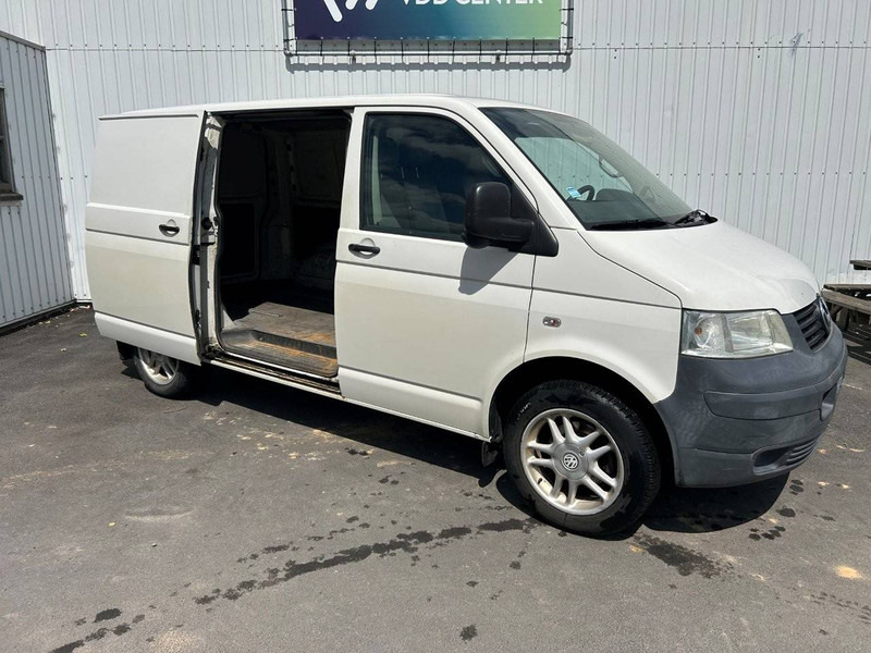Volkswagen Transporter T5 - Furgon: slika Volkswagen Transporter T5 - Furgon Volkswagen Transporter T5 - Furgon: slika Volkswagen Transporter T5 - Furgon