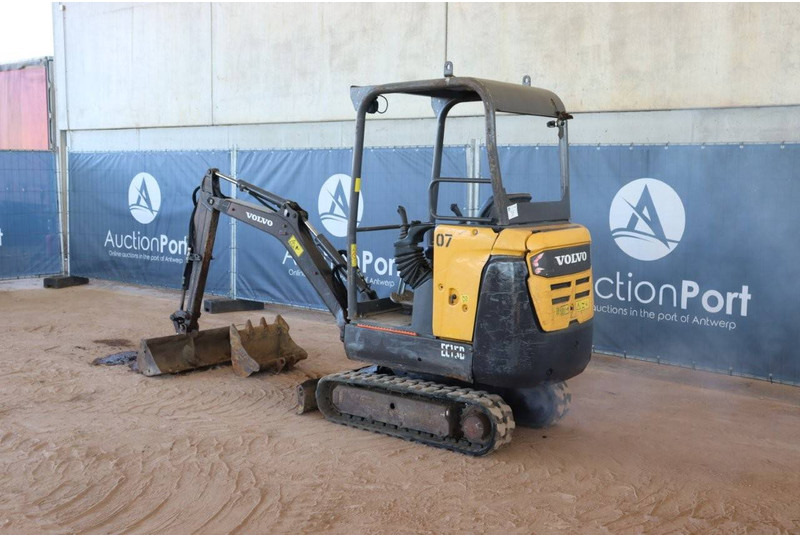 Volvo EC15D - Mini bager: slika Volvo EC15D - Mini bager Volvo EC15D - Mini bager: slika Volvo EC15D - Mini bager