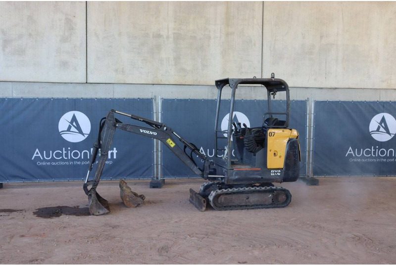 Volvo EC15D - Mini bager: slika Volvo EC15D - Mini bager Volvo EC15D - Mini bager: slika Volvo EC15D - Mini bager