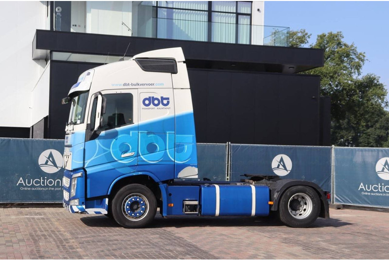 Volvo FH - Kamion-šasija: slika Volvo FH - Kamion-šasija Volvo FH - Kamion-šasija: slika Volvo FH - Kamion-šasija