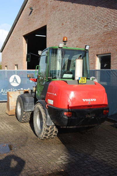 Volvo L25B-P - Utovarivač na kotačima: slika Volvo L25B-P - Utovarivač na kotačima Volvo L25B-P - Utovarivač na kotačima: slika Volvo L25B-P - Utovarivač na kotačima