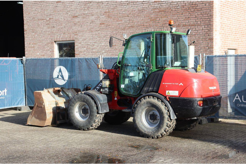 Volvo L25B-P - Utovarivač na kotačima: slika Volvo L25B-P - Utovarivač na kotačima Volvo L25B-P - Utovarivač na kotačima: slika Volvo L25B-P - Utovarivač na kotačima