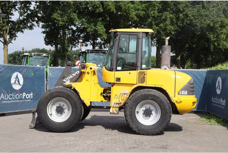 Volvo L45B-TP - Utovarivač na kotačima: slika Volvo L45B-TP - Utovarivač na kotačima Volvo L45B-TP - Utovarivač na kotačima: slika Volvo L45B-TP - Utovarivač na kotačima