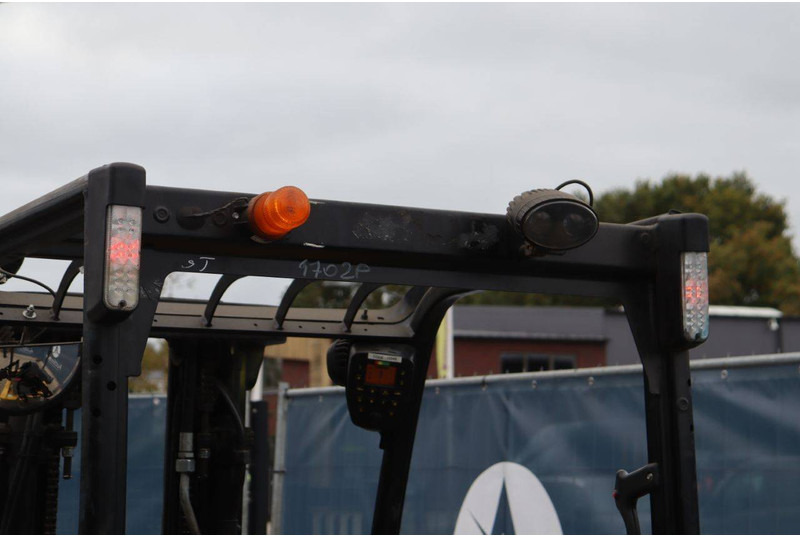 Električni viličar Yale ERP16VF: slika Električni viličar Yale ERP16VF Električni viličar Yale ERP16VF: slika Električni viličar Yale ERP16VF