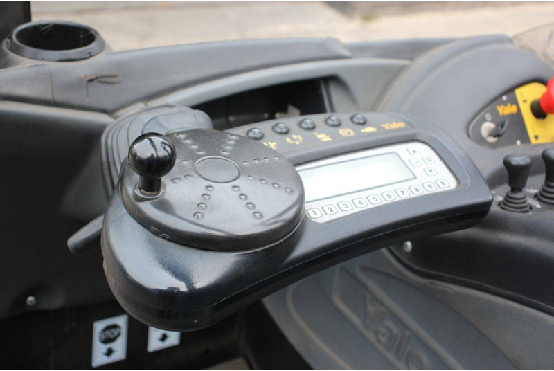 Regalni viličar Yale MR16: slika Regalni viličar Yale MR16