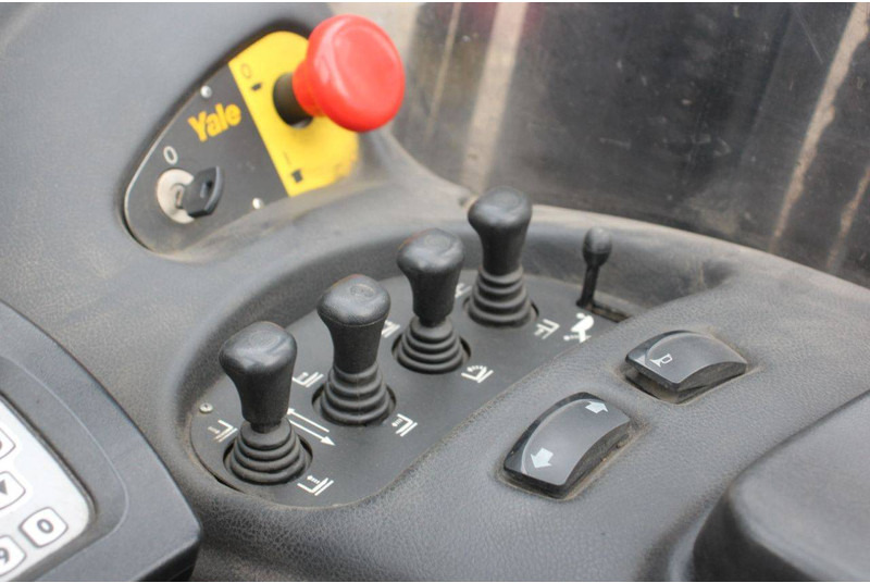 Regalni viličar Yale MR16: slika Regalni viličar Yale MR16