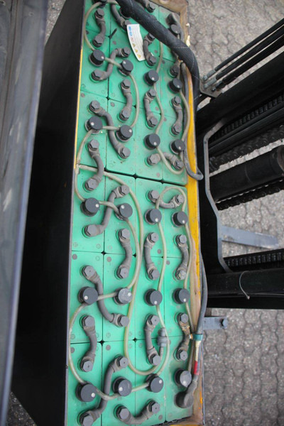 Regalni viličar Yale MR16: slika Regalni viličar Yale MR16