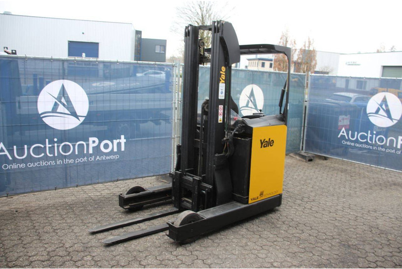 Regalni viličar Yale MR16: slika Regalni viličar Yale MR16