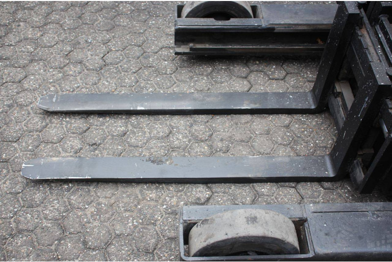 Regalni viličar Yale MR16: slika Regalni viličar Yale MR16