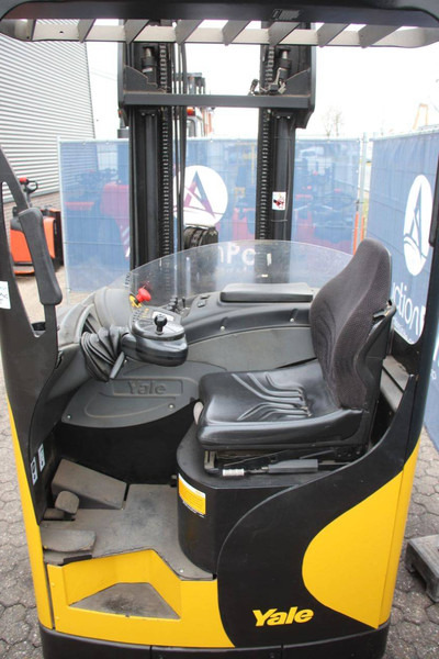 Regalni viličar Yale MR16: slika Regalni viličar Yale MR16