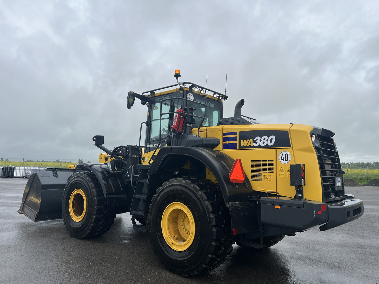 KOMATSU WA 380-8E0 - Utovarivač na kotačima: slika KOMATSU WA 380-8E0 - Utovarivač na kotačima KOMATSU WA 380-8E0 - Utovarivač na kotačima: slika KOMATSU WA 380-8E0 - Utovarivač na kotačima