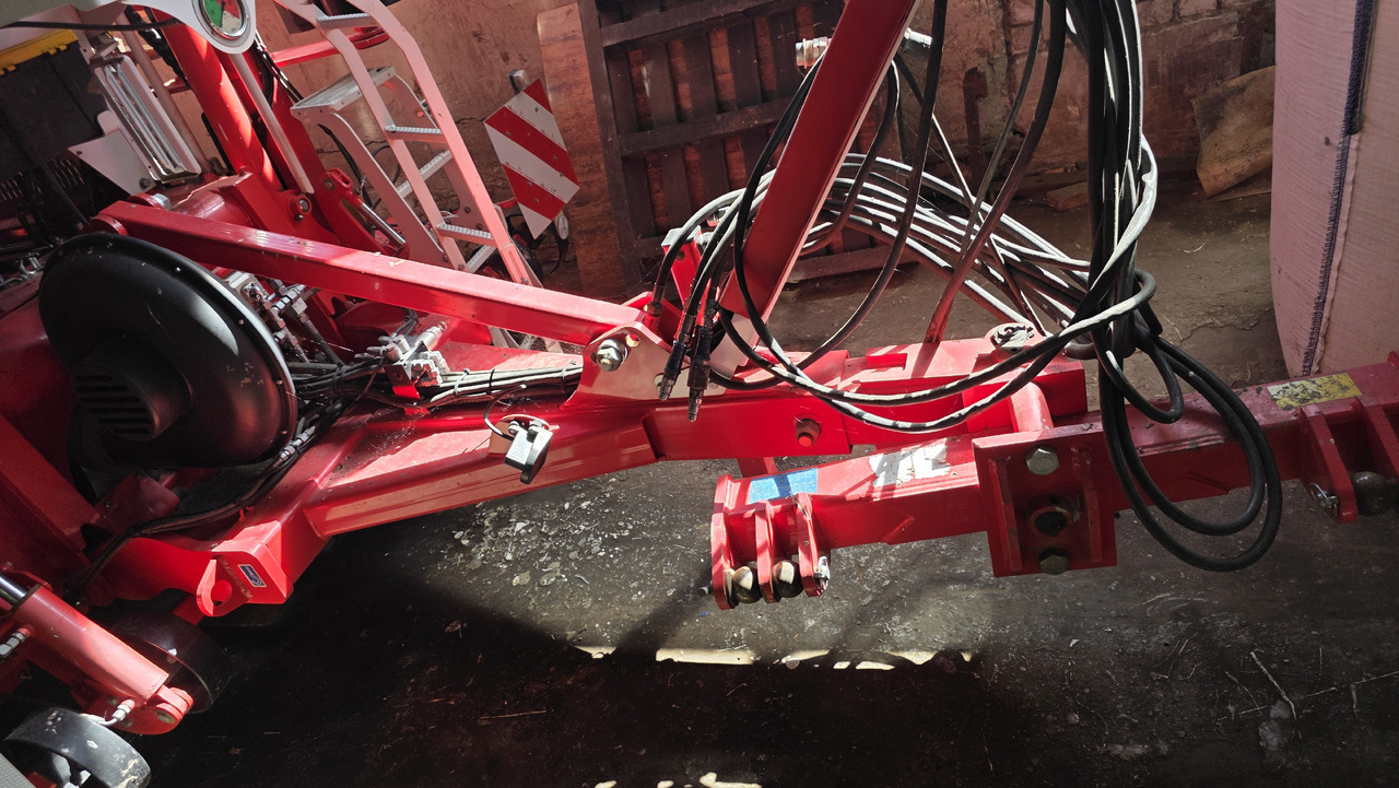 PÖTTINGER Terrasem C6 Artis - Sijačica: slika PÖTTINGER Terrasem C6 Artis - Sijačica PÖTTINGER Terrasem C6 Artis - Sijačica: slika PÖTTINGER Terrasem C6 Artis - Sijačica