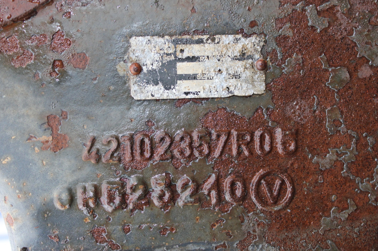 AXA SPATE INTERAXIALA IVECO TRAKKER 8X4 42102357 - Stražnja osovina za Kamion: slika AXA SPATE INTERAXIALA IVECO TRAKKER 8X4 42102357 - Stražnja osovina za Kamion AXA SPATE INTERAXIALA IVECO TRAKKER 8X4 42102357 - Stražnja osovina za Kamion: slika AXA SPATE INTERAXIALA IVECO TRAKKER 8X4 42102357 - Stražnja osovina za Kamion