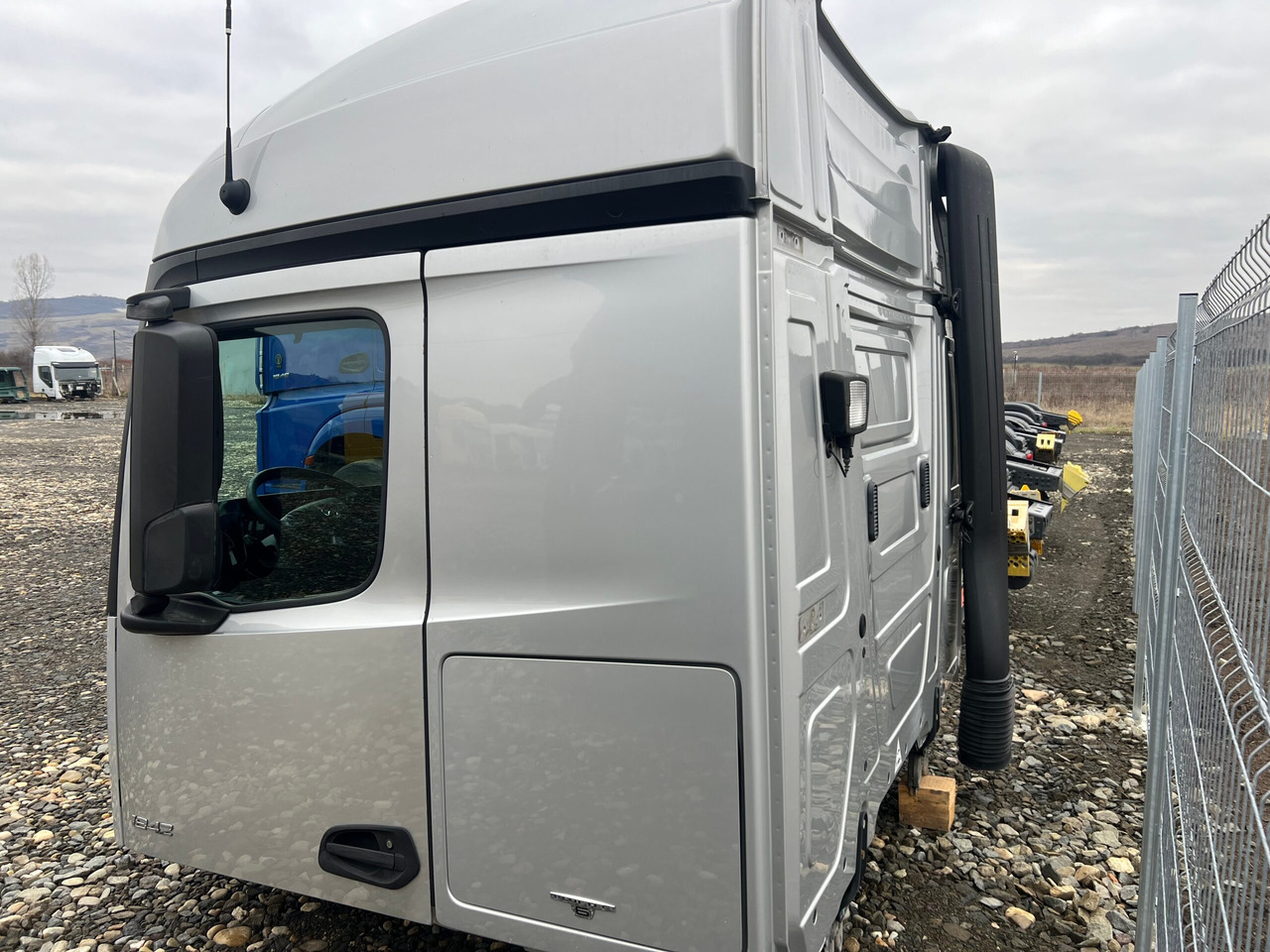 CABINA MERCEDES ACTROS MP4 STREAMSPACE 2.5 - Kabina za Kamion: slika CABINA MERCEDES ACTROS MP4 STREAMSPACE 2.5 - Kabina za Kamion CABINA MERCEDES ACTROS MP4 STREAMSPACE 2.5 - Kabina za Kamion: slika CABINA MERCEDES ACTROS MP4 STREAMSPACE 2.5 - Kabina za Kamion