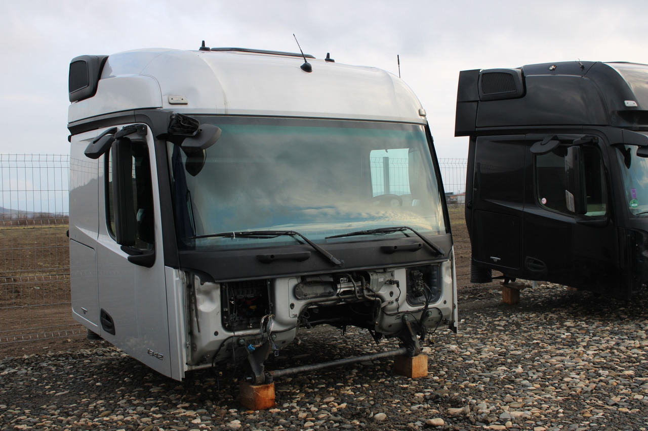 CABINA MERCEDES ACTROS MP4 STREAMSPACE 2.5 - Kabina za Kamion: slika CABINA MERCEDES ACTROS MP4 STREAMSPACE 2.5 - Kabina za Kamion CABINA MERCEDES ACTROS MP4 STREAMSPACE 2.5 - Kabina za Kamion: slika CABINA MERCEDES ACTROS MP4 STREAMSPACE 2.5 - Kabina za Kamion