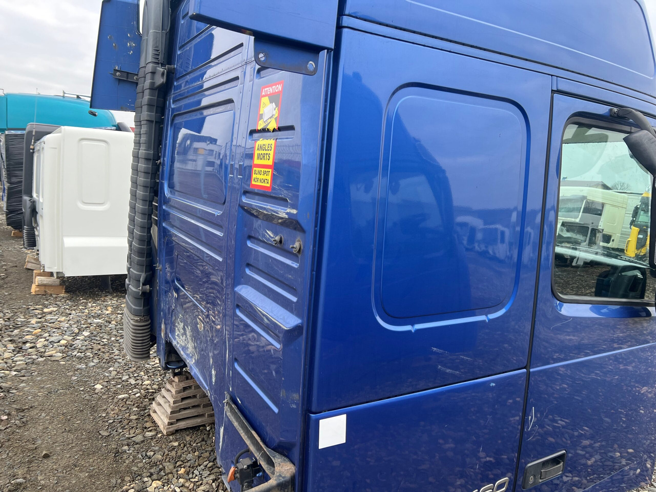 CABINA VOLVO FH13 GLOBETROTTER L2H2 - Kabina za Kamion: slika CABINA VOLVO FH13 GLOBETROTTER L2H2 - Kabina za Kamion CABINA VOLVO FH13 GLOBETROTTER L2H2 - Kabina za Kamion: slika CABINA VOLVO FH13 GLOBETROTTER L2H2 - Kabina za Kamion