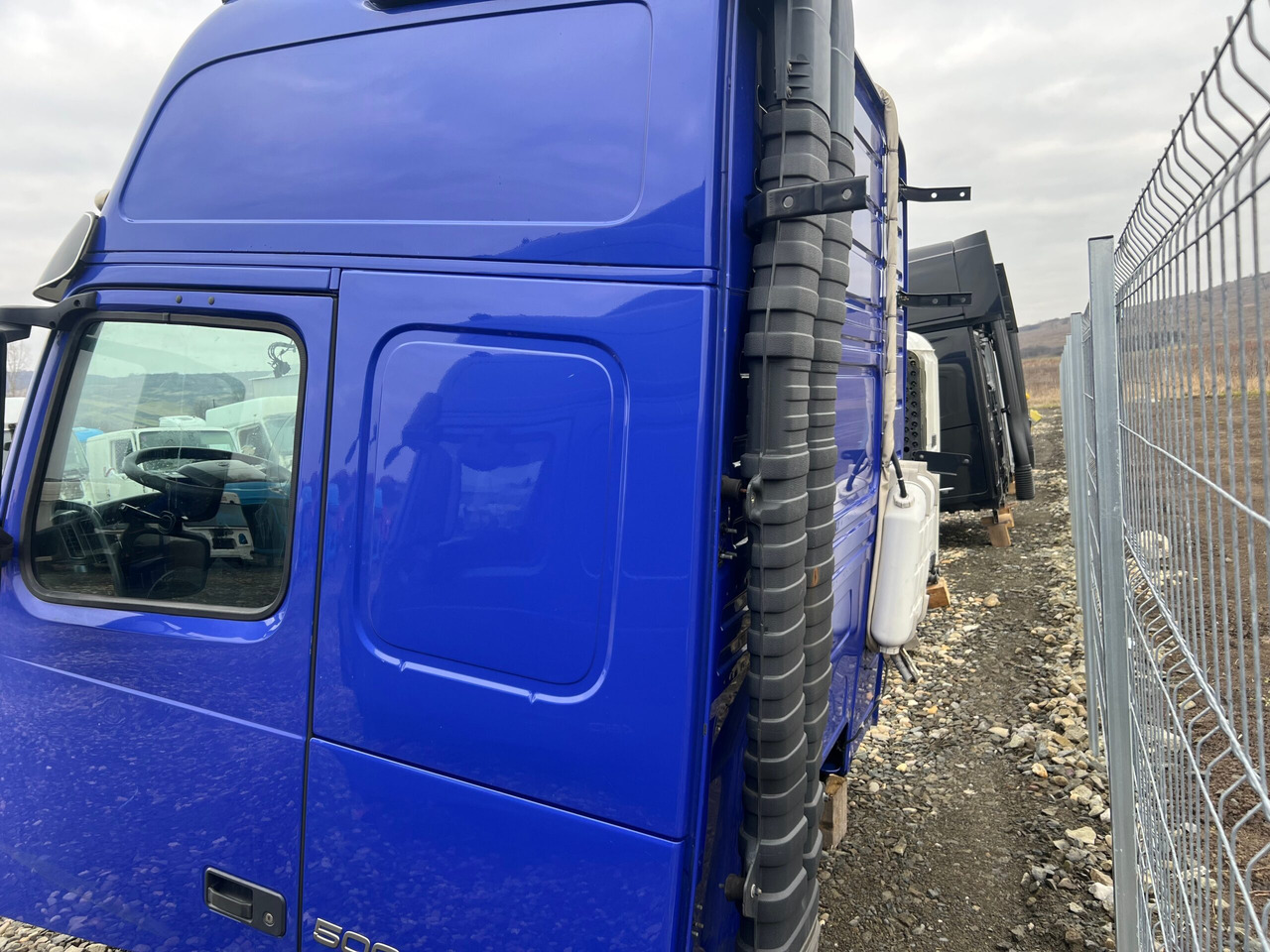 CABINA VOLVO FH13 GLOBETROTTER L2H3 - Kabina za Kamion: slika CABINA VOLVO FH13 GLOBETROTTER L2H3 - Kabina za Kamion CABINA VOLVO FH13 GLOBETROTTER L2H3 - Kabina za Kamion: slika CABINA VOLVO FH13 GLOBETROTTER L2H3 - Kabina za Kamion