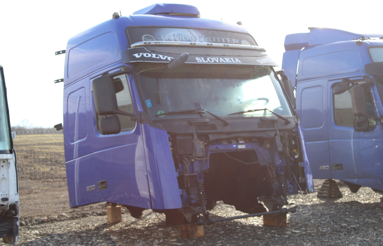 CABINA VOLVO FH13 GLOBETROTTER L2H3 - Kabina za Kamion: slika CABINA VOLVO FH13 GLOBETROTTER L2H3 - Kabina za Kamion CABINA VOLVO FH13 GLOBETROTTER L2H3 - Kabina za Kamion: slika CABINA VOLVO FH13 GLOBETROTTER L2H3 - Kabina za Kamion