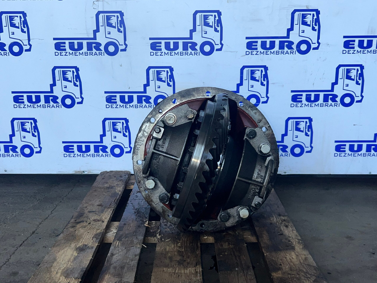 DIFERENTIAL VOLVO RSS1356 EV91 R-2,50 85013178, 20531043 - Diferencijalni zupčanik za Kamion: slika DIFERENTIAL VOLVO RSS1356 EV91 R-2,50 85013178, 20531043 - Diferencijalni zupčanik za Kamion DIFERENTIAL VOLVO RSS1356 EV91 R-2,50 85013178, 20531043 - Diferencijalni zupčanik za Kamion: slika DIFERENTIAL VOLVO RSS1356 EV91 R-2,50 85013178, 20531043 - Diferencijalni zupčanik za Kamion