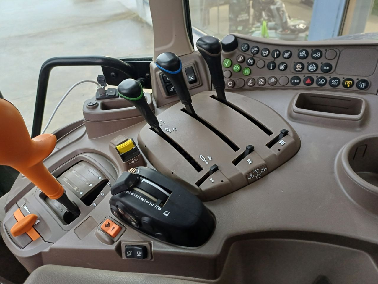 John Deere 6130m - Traktor: slika John Deere 6130m - Traktor John Deere 6130m - Traktor: slika John Deere 6130m - Traktor