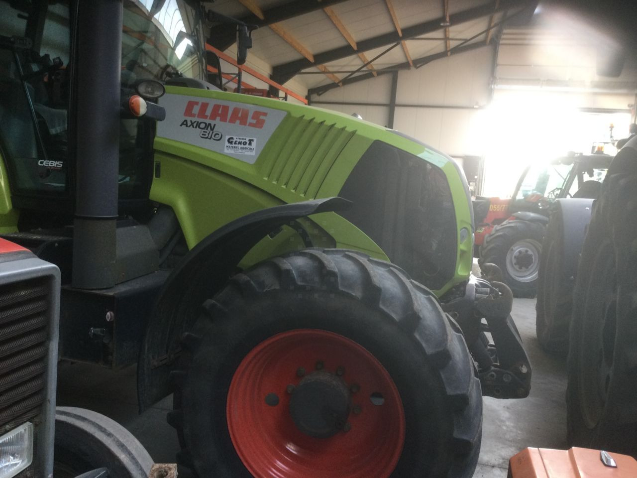 Claas AXION 810 CEBIS - Traktor: slika Claas AXION 810 CEBIS - Traktor Claas AXION 810 CEBIS - Traktor: slika Claas AXION 810 CEBIS - Traktor