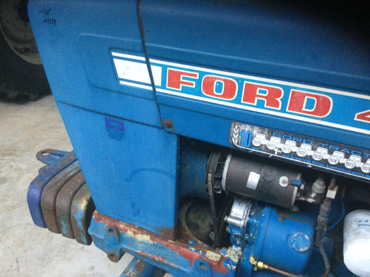 Traktor Ford 4000: slika Traktor Ford 4000